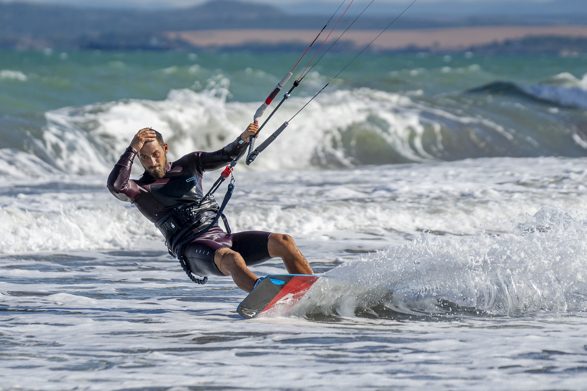 Van hobbelpaard tot kite surfen: de geschiedenis van deze extreme watersport
